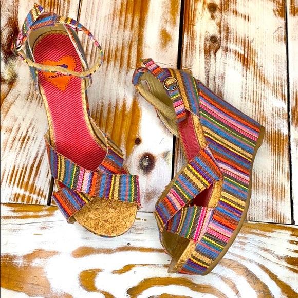 Rocket Dog Shoes - NWOB Rocket Dog Multicolored Striped Wedge Size 9